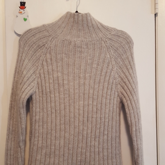 Banana Republic Italian Wool Sweater - Picture 2 of 5